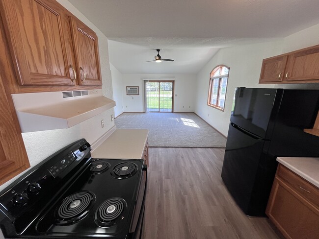 Building Photo - 996 Primrose Ln