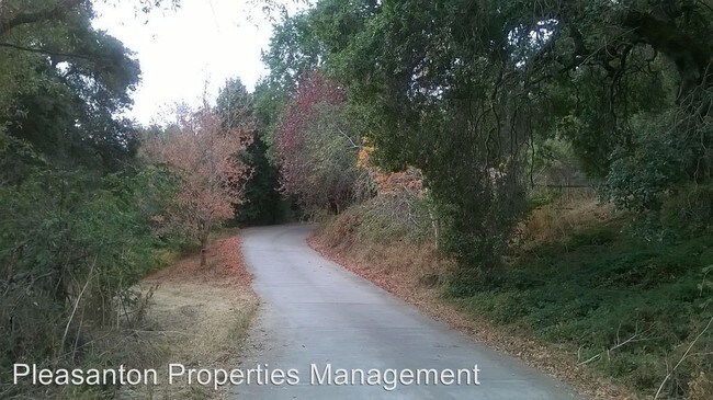 Foto del edificio - 17123 Cull Canyon Rd