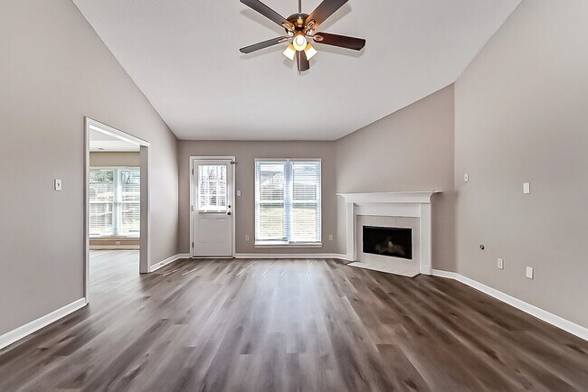 Foto del edificio - 1670 Timber Creek Dr