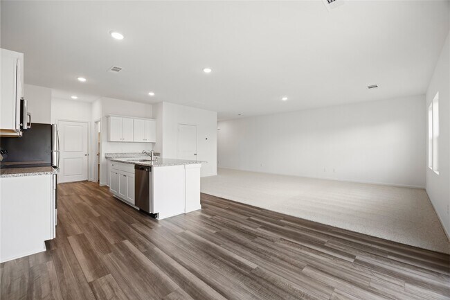 Foto del edificio - 8203 Vacek Xing Wy