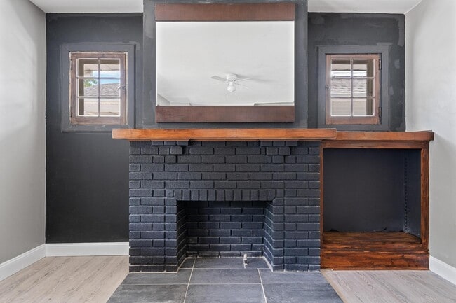 Building Photo - 135 W Hudson Ave