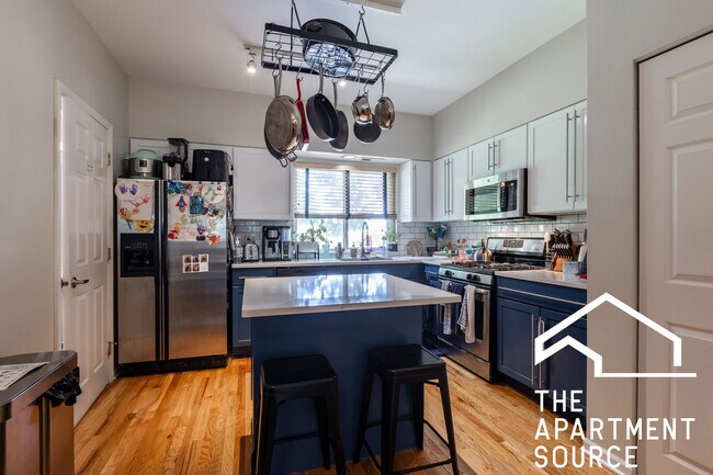Foto del edificio - 1540 N Greenview Ave