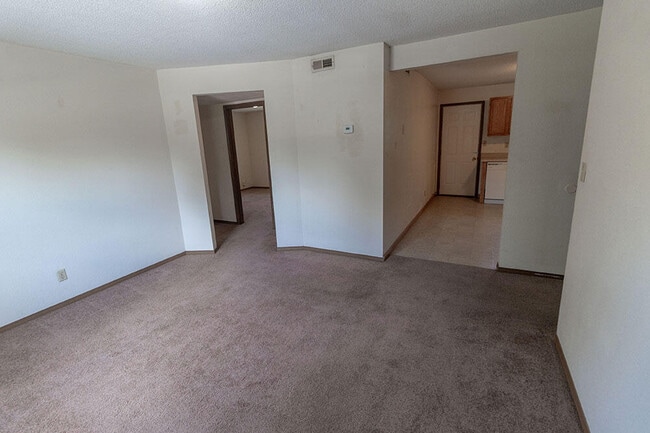 Building Photo - 440 NE Park Ln