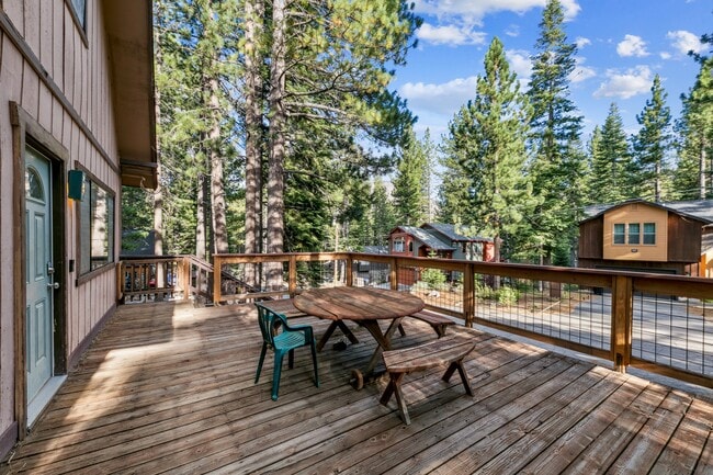 Foto del edificio - 1517 Plumas Cir