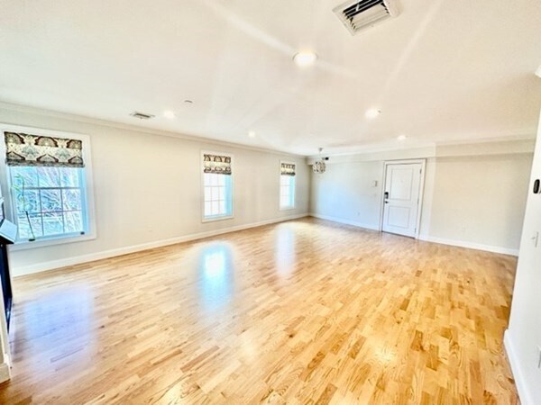 Building Photo - 463 Rutherford Ave