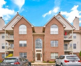 Building Photo - 9720 Lake Point Ct
