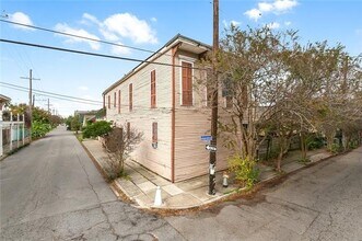 Building Photo - 3621 Burgundy St