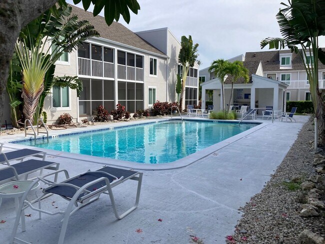 Foto del edificio - Furnished 2 Bedroom-2 Bath Condo in Estuary Complex of Marco Island