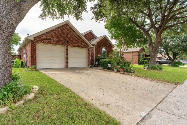 Foto del edificio - 2324 Crestridge Dr