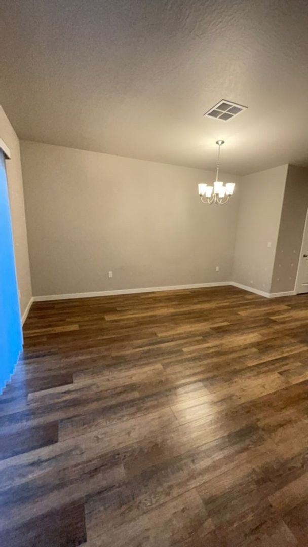 Foto del edificio - 3 Bedroom 2.5 Bath with Attached Garage