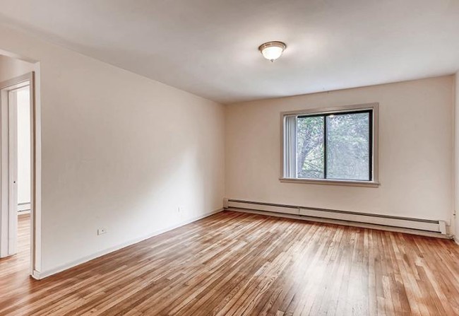 Building Photo - 2 bedroom in Denver CO 80220
