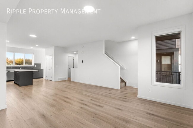 Building Photo - AMAZING BRAND NEW NEVER LIVED IN 3 BEDS/ 2.5 BATHS UPPER UNIT