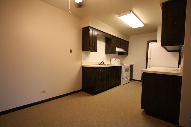 Building Photo - 1006 Shagbark Rd