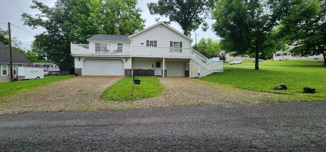 Building Photo - 126 Park Dr