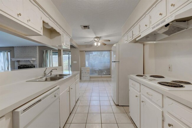 Building Photo - 29311 Loddington St