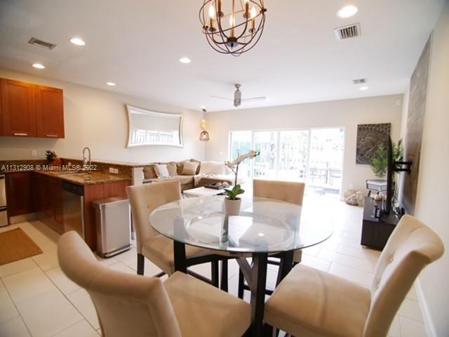 Fort Lauderdale, 
                        , –