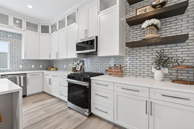 Foto del edificio - 1122 W 16th St