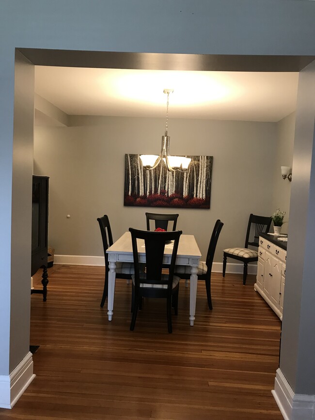 Comedor - 22 Hillside Ave