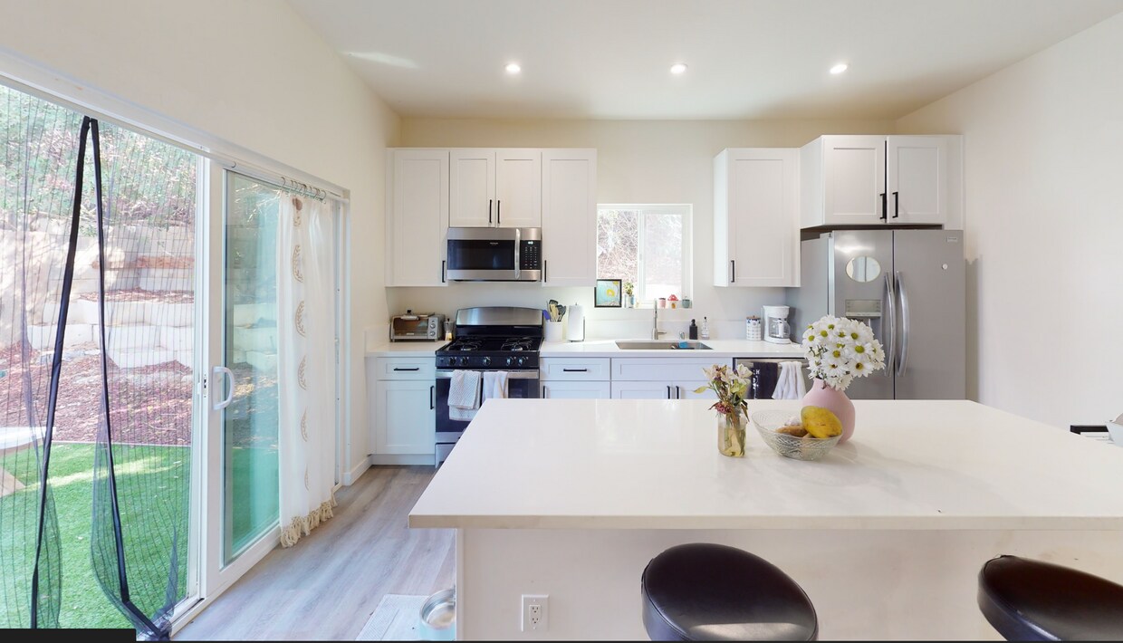 Foto principal - 5231 Tipton St
