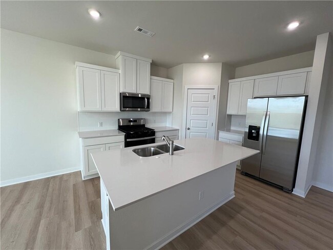 Building Photo - 4808 W Planetree St