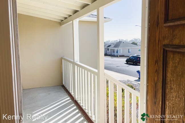 Building Photo - 3 br, 1 bath House - 402 Hazelwood Drive
