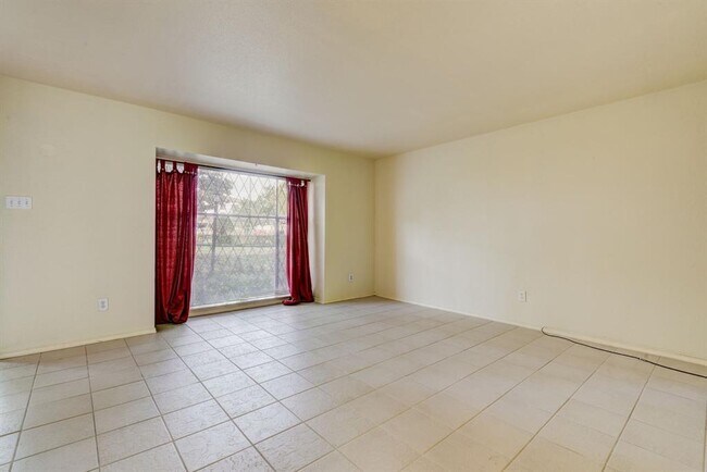 Foto del edificio - 6422 Burgoyne Dr.