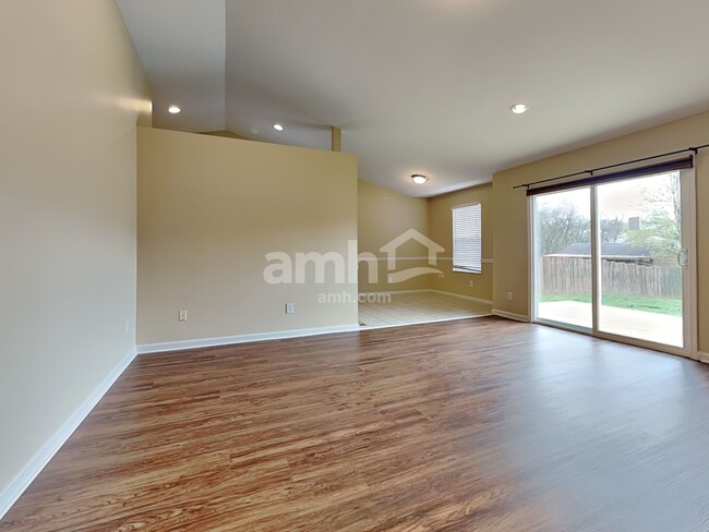 Building Photo - 1099 Cannonball Way