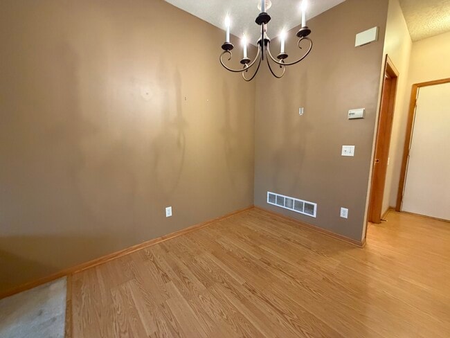 Foto del edificio - 11007 Oak Grv Cir