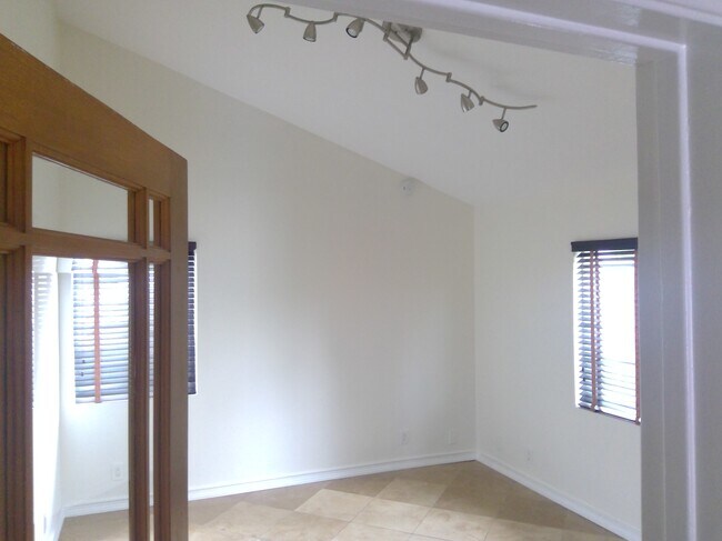 2nd Bedroom - 911 Ohio Ave