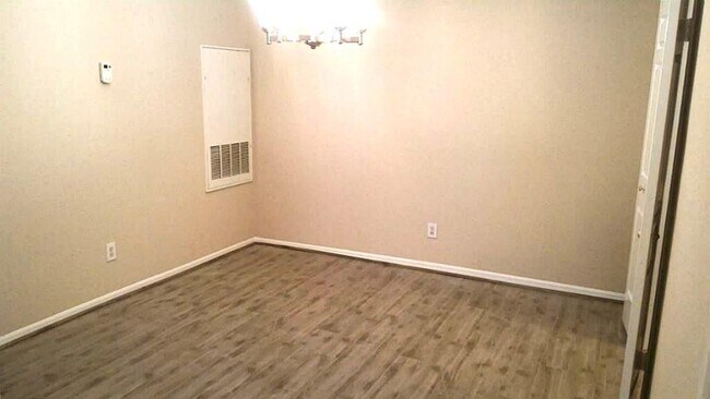 Foto del edificio - 2255 Braeswood Park Dr