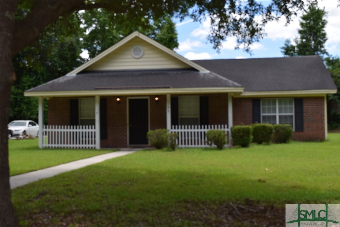 Primary Photo - 102 Trellis Way