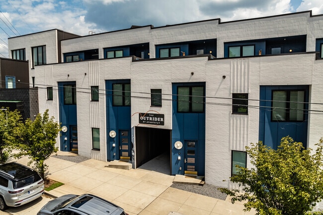 Building Photo - The Hideaway