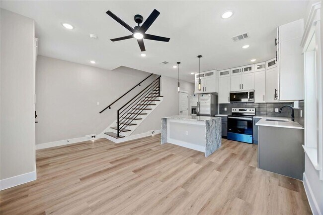 Foto del edificio - 4624 Mayflower St