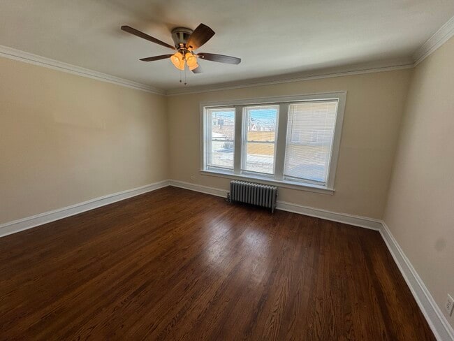 Building Photo - 2510 N LeClaire Ave