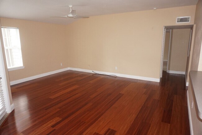 Foto del edificio - Residences at Sabal Point Spacious 2/2