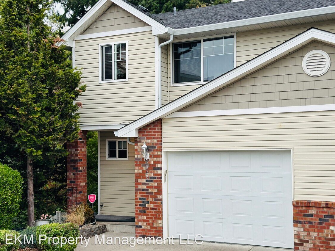 Foto principal - 3 br, 2.5 bath House - 8025 NE 38th Avenue