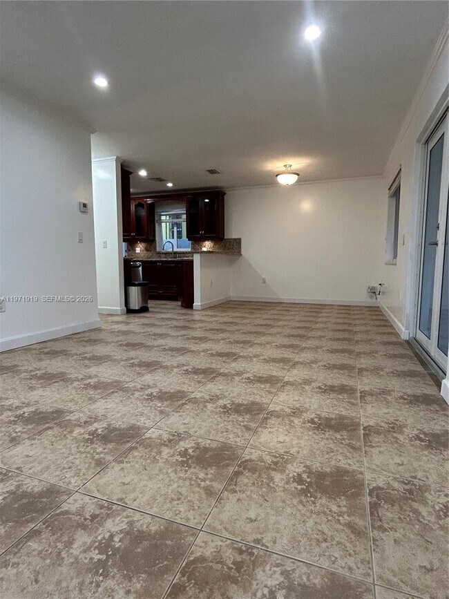 Foto del edificio - 230 SW 30th Ave