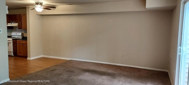 Building Photo - 31 Pin Oak Ln