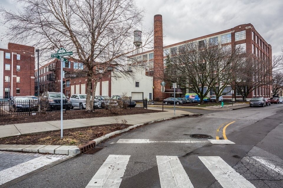 Primary Photo - 611 N Park Ave