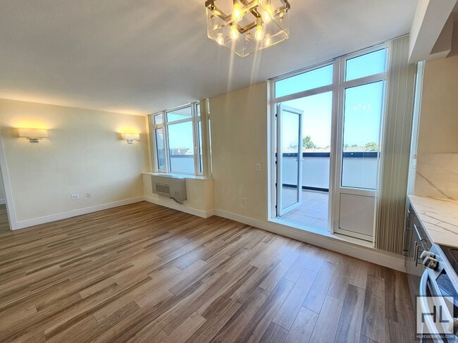 Building Photo - 1-Bedroom with Huge Private Terrace – Mode...