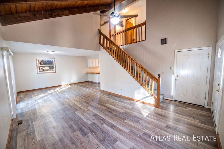 Foto principal - 143 E Longs Peak Ave