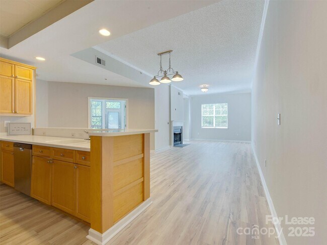 Foto del edificio - 405 W 7th St