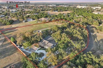 Building Photo - 1739 Starwood Dr