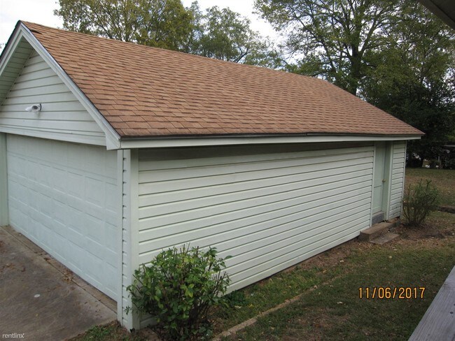 Building Photo - 1200 S Glenwood Blvd