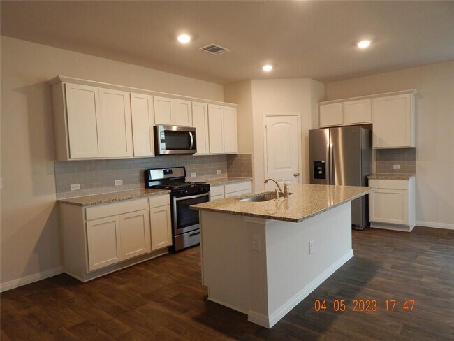 Foto del edificio - 705 Mais Dr