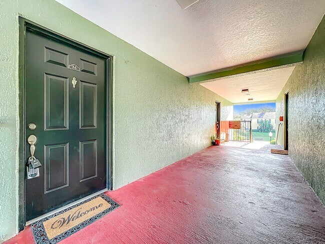 Foto del edificio - 2065 Dixie Belle Dr