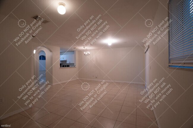 Building Photo - 4 br, 3 bath Townhome - 26246 SW 135th Pl