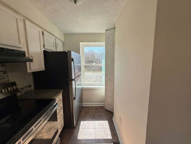 Foto del edificio - 9432 Lexington Cir