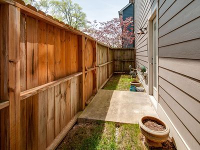 Building Photo - 414 Acklen Park Dr