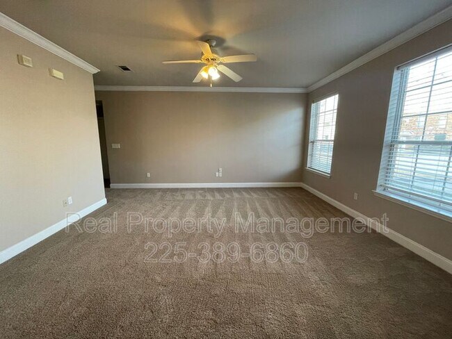 Foto del edificio - 4441 Burbank Dr